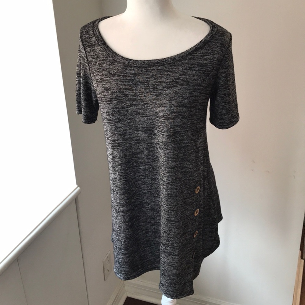 NWT Kanji side button tunic!
